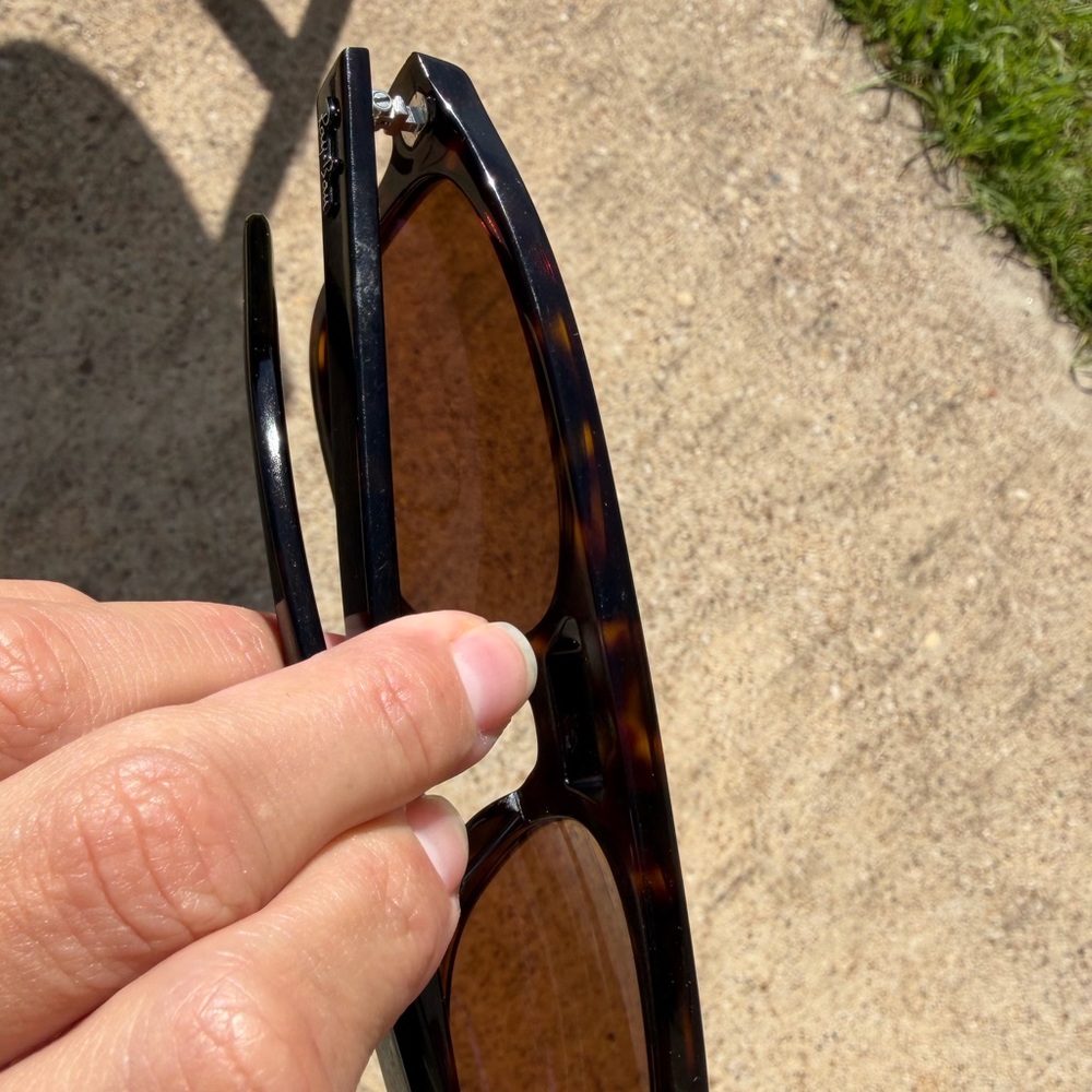Ray-Ban Tortoise Shell Sunglasses - Picture 5 of 7